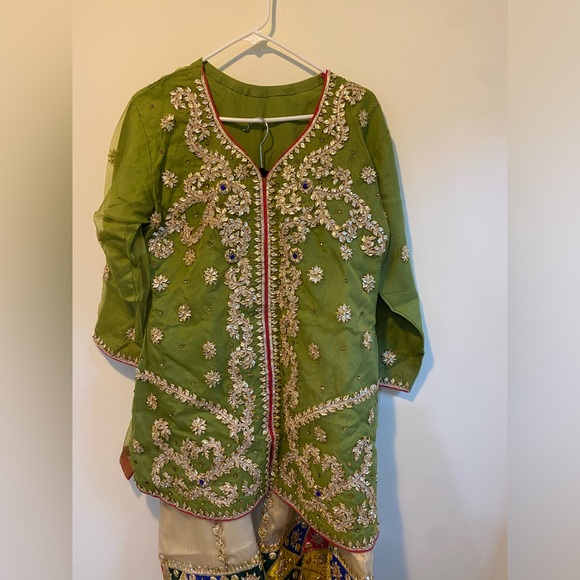 Mehendi Lengha Outfit - Picture 5 of 10